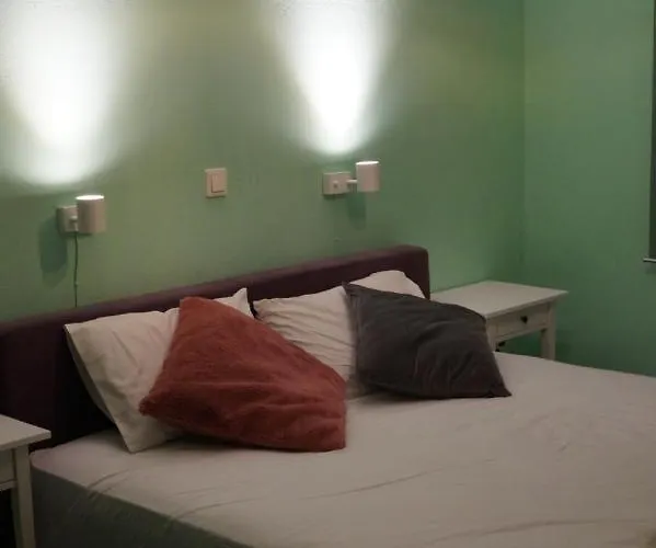 Modern Big House In The Port Of Andros Διαμέρισμα *