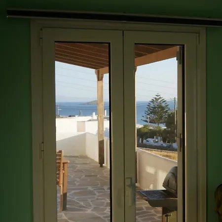 Modern Big House In The Port Of Andros גאווריון
