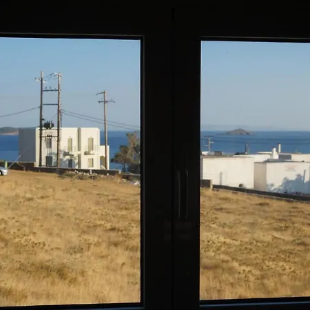 Modern Big House In The Port Of Andros דירה