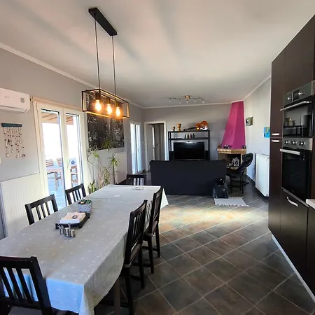 Modern Big House In The Port Of Andros * גאווריון